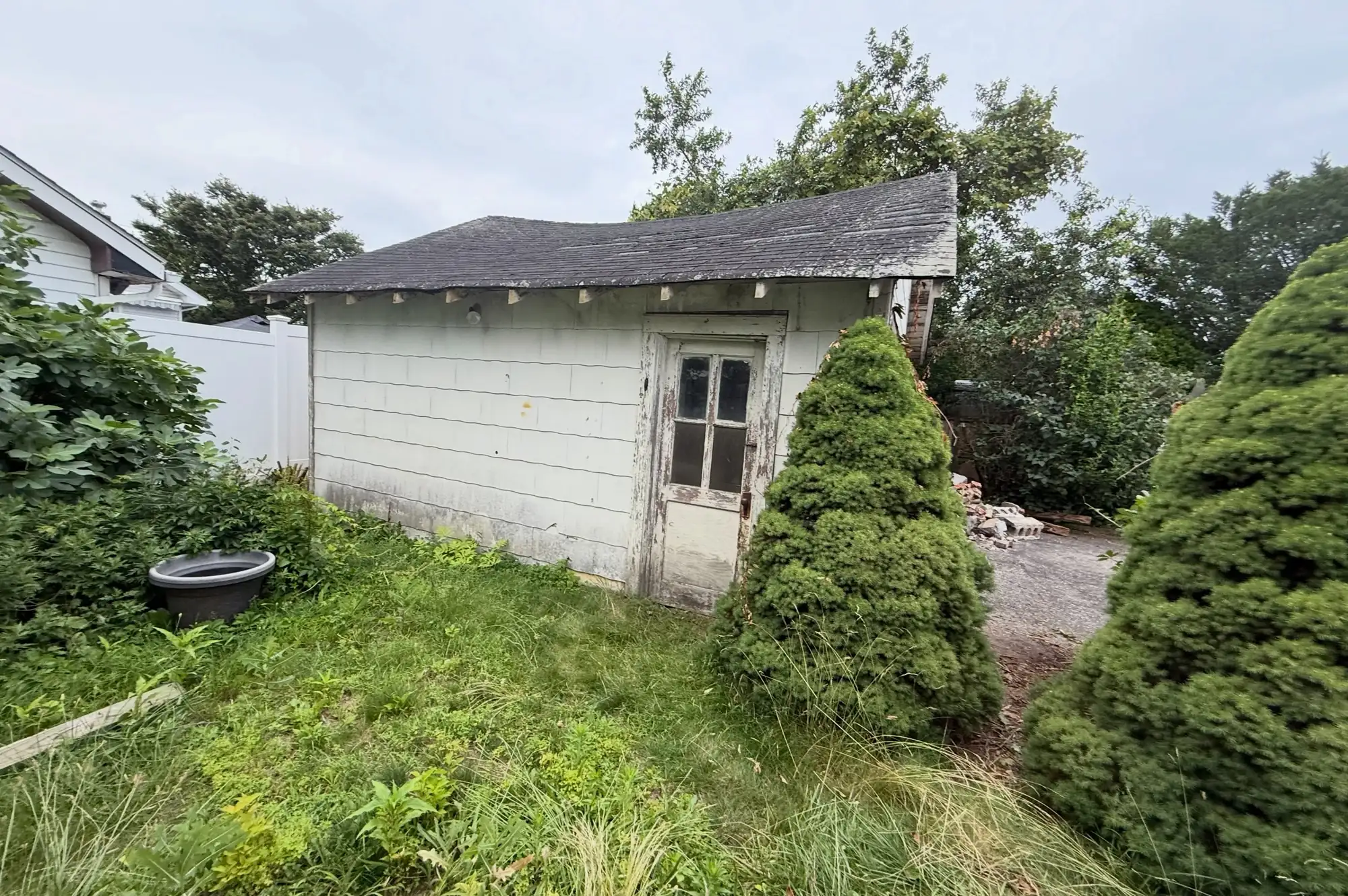 Shed & Deck Demolition project in eastern Hillsborough County