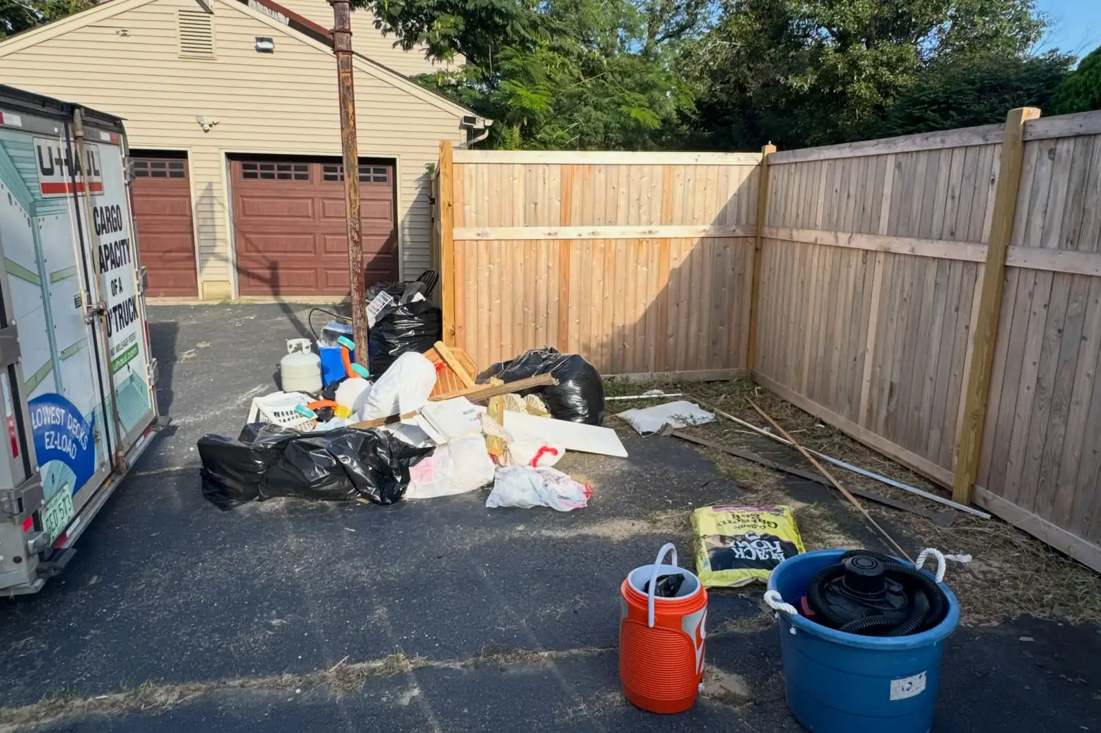 Backyard and Storage Room Cleanout in Seffner, FL - photo 2
