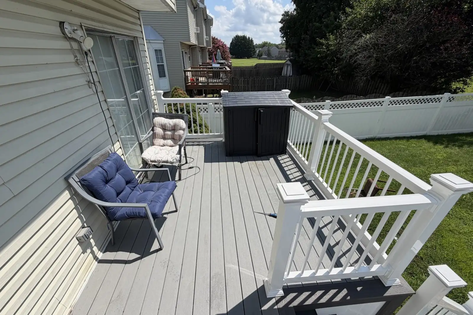 Deck and Patio Furniture Cleanout in Valrico, FL - photo 5